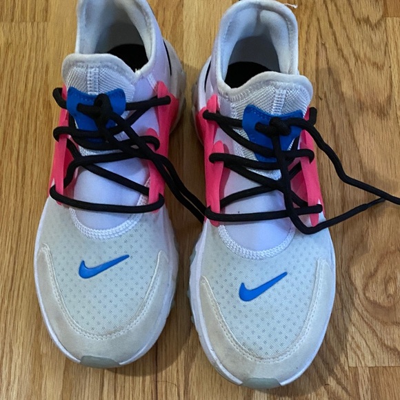 Nike Kids White and Pink Sneakers with Blue Accents - Picture 3 of 5